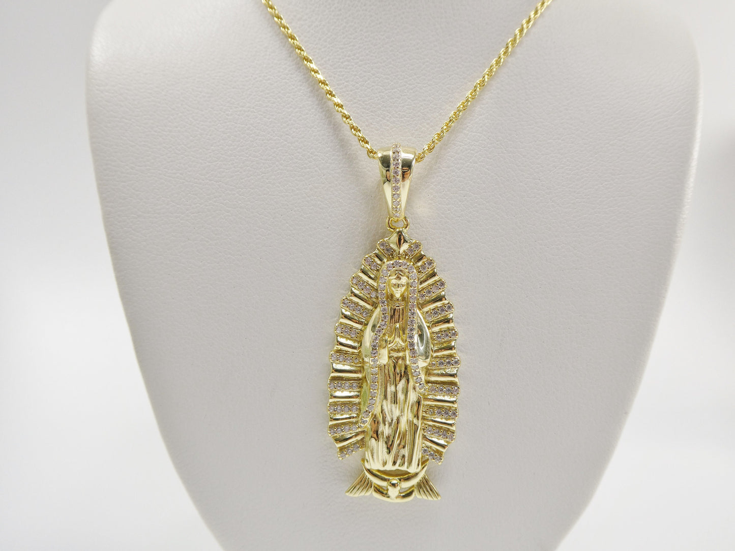 real 925 sterling silver 14k yellow / silver color 18 inch robe chain and Guadalupe virgin pendent
