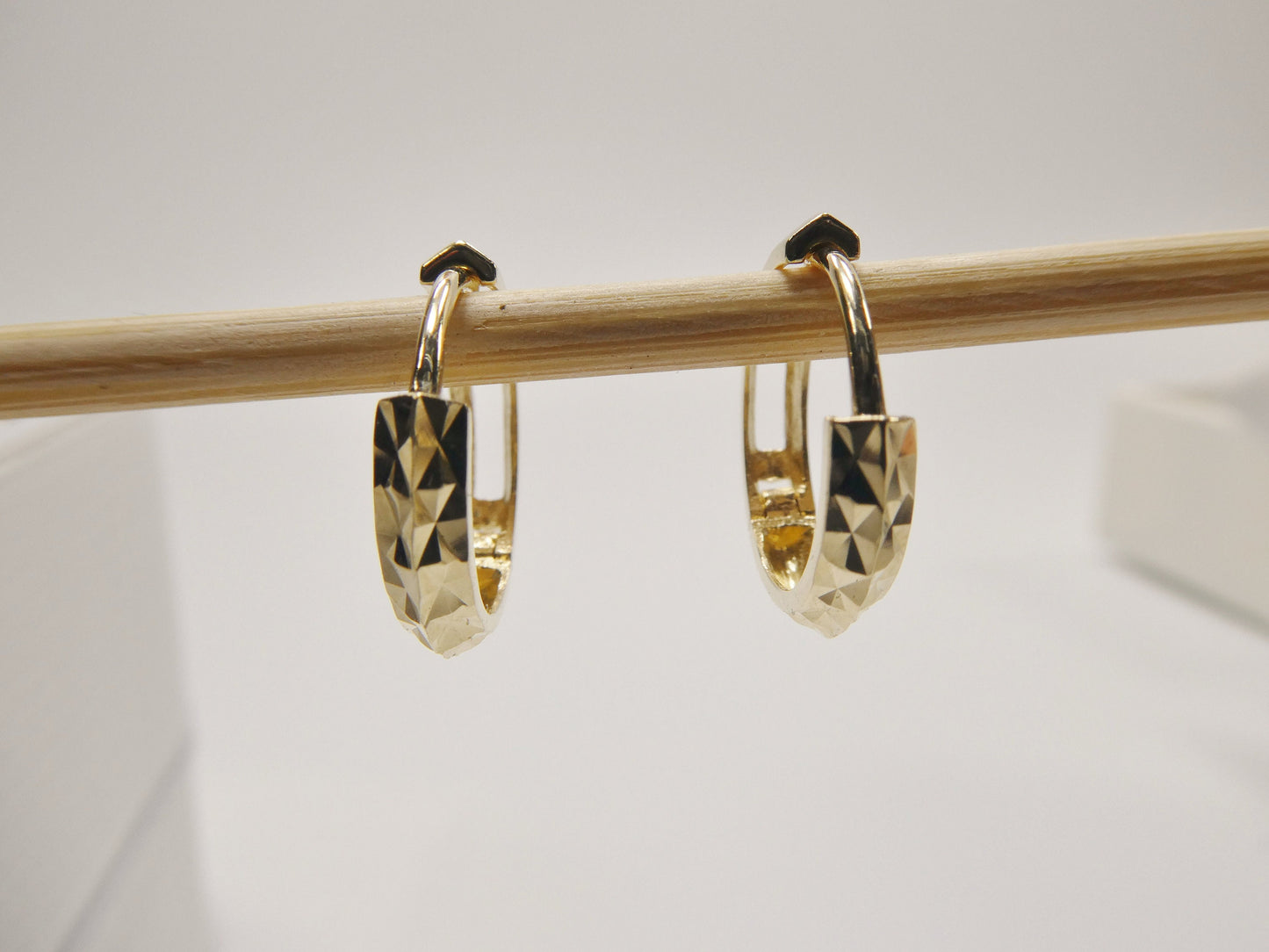 real 10k solid yellow gold diamond cut 13mm hoop huggie earring