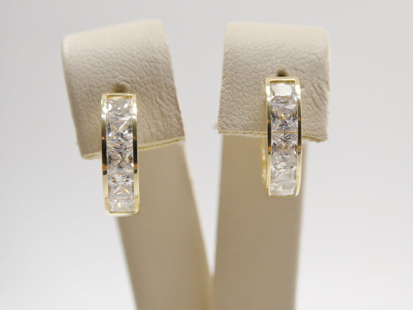 real 10k solid yellow gold princess-cut setting 14mm hoop huggie earrings