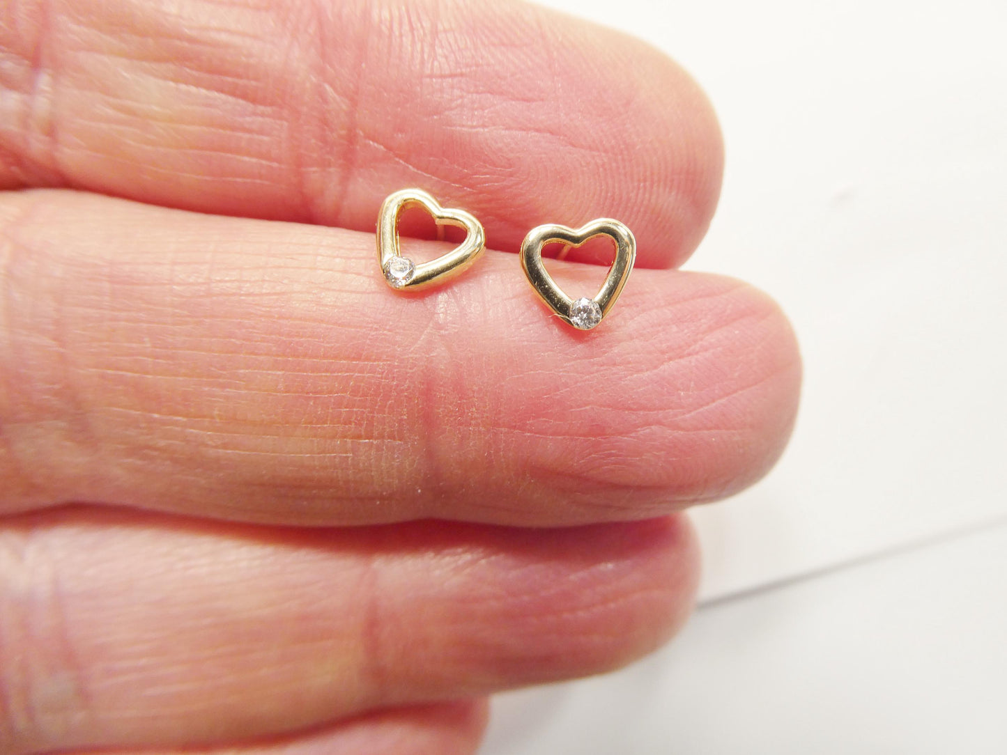 10k real solid gold heart micro fave setting push back earrings