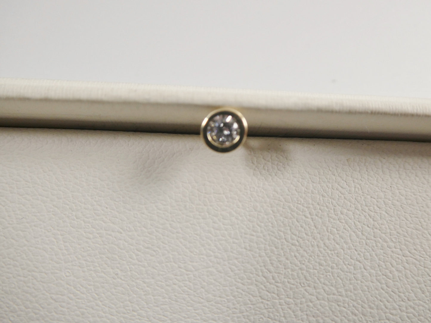 14k real solid yellow gold 3mm bezel setting nose ring