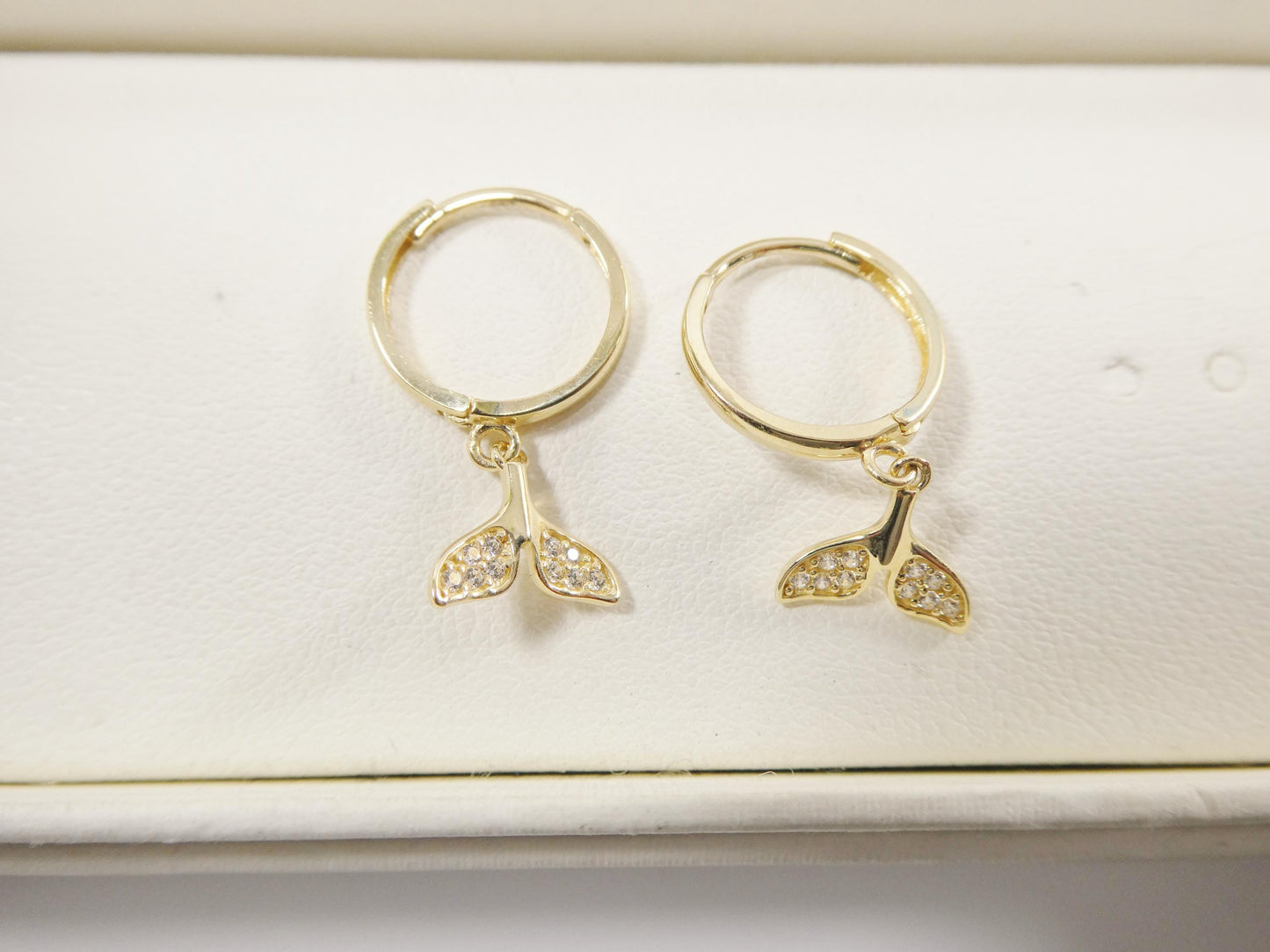 real 10k solid yellow gold whale tail hoop huggie earrings