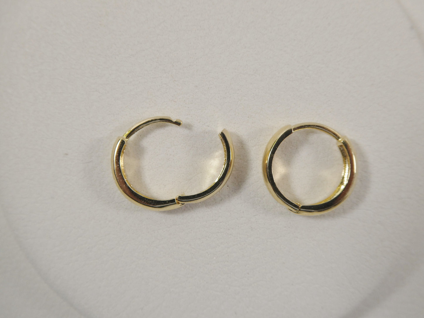 real 10k solid yellow gold high polish plain hoop huggie earring