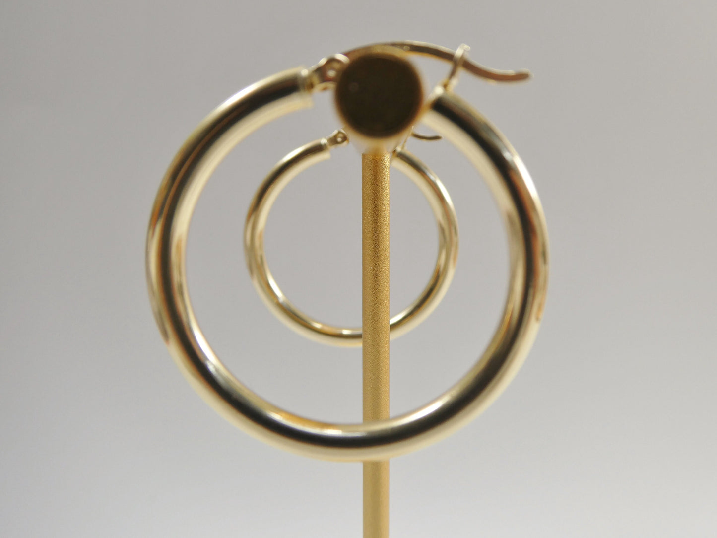 14K real solid yellow gold 30mm round hoop earring snap closure high polish finish