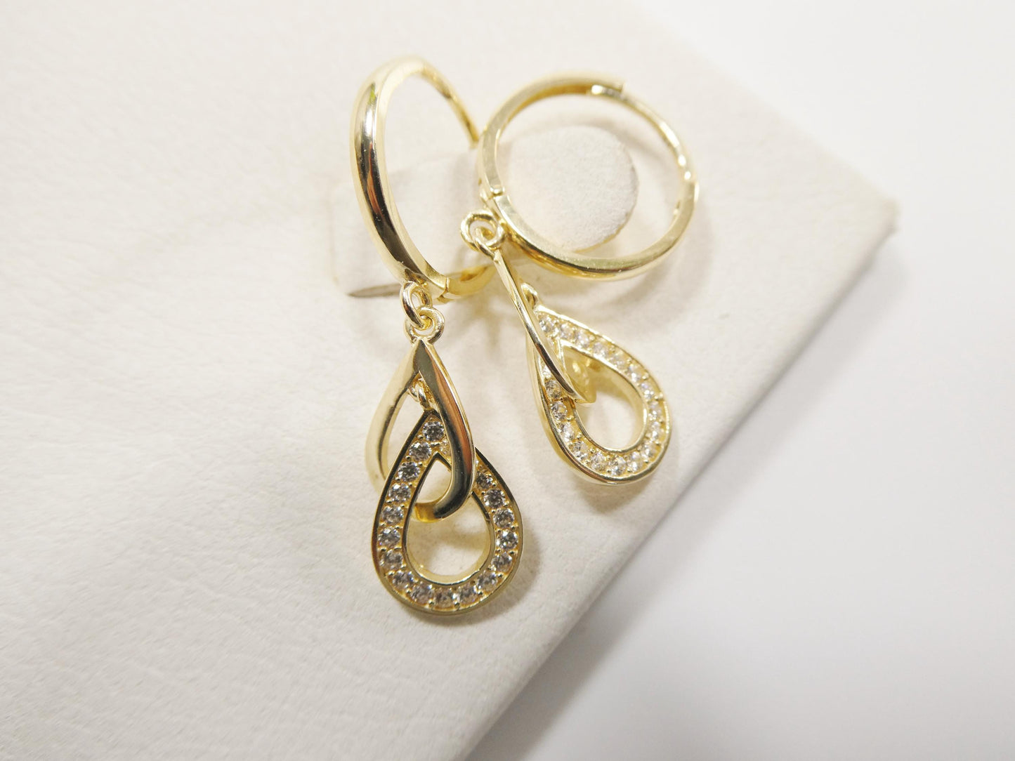 real 10k solid yellow gold teardrop hoop huggie earrings