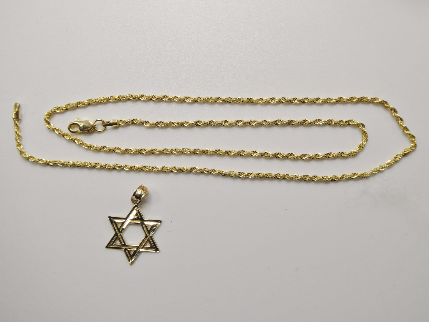 14k real solid yellow gold star David pendent and robe necklace