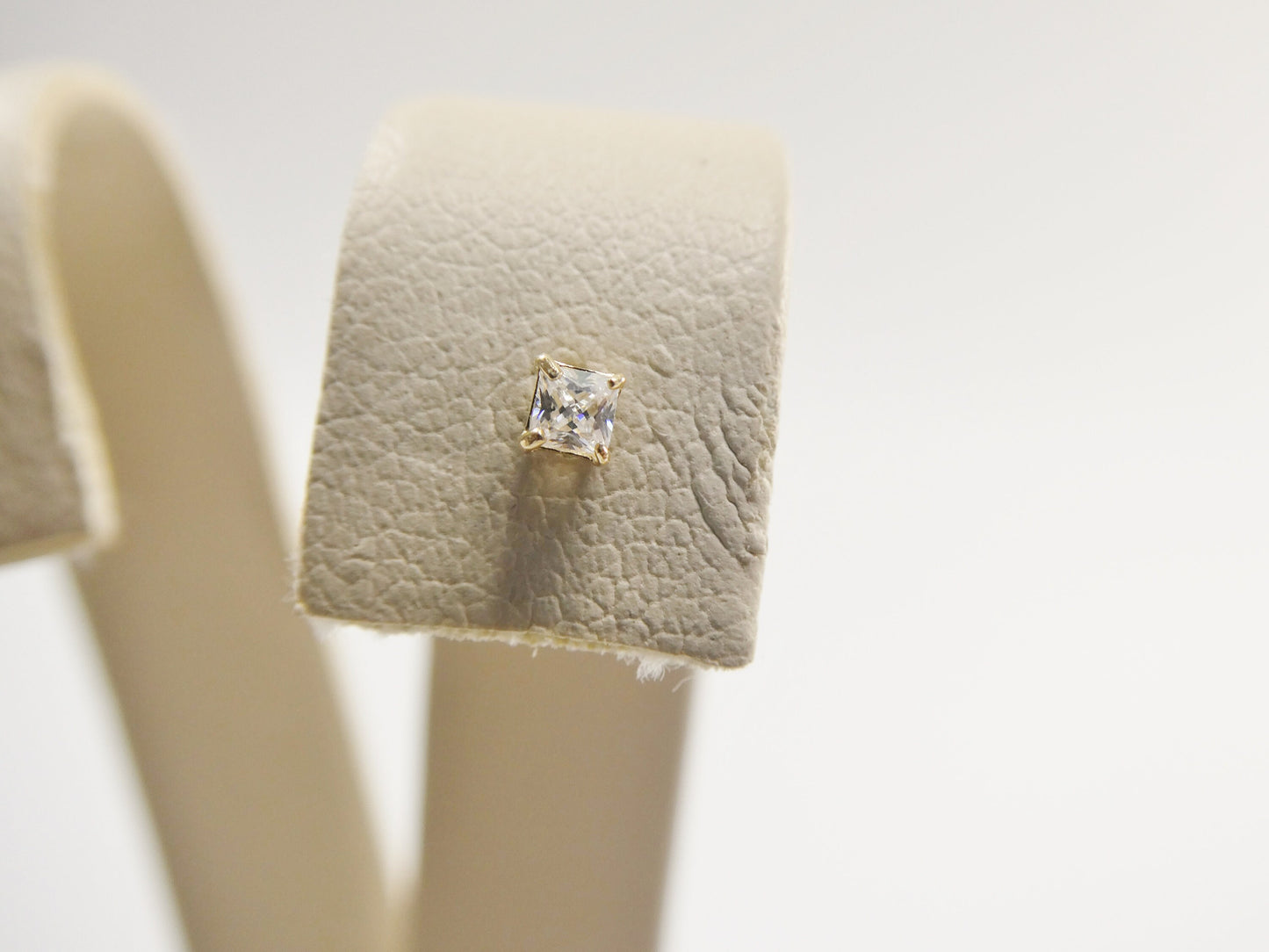 14k real solid yellow gold L SHAPE 2mm square stone stud nose ring