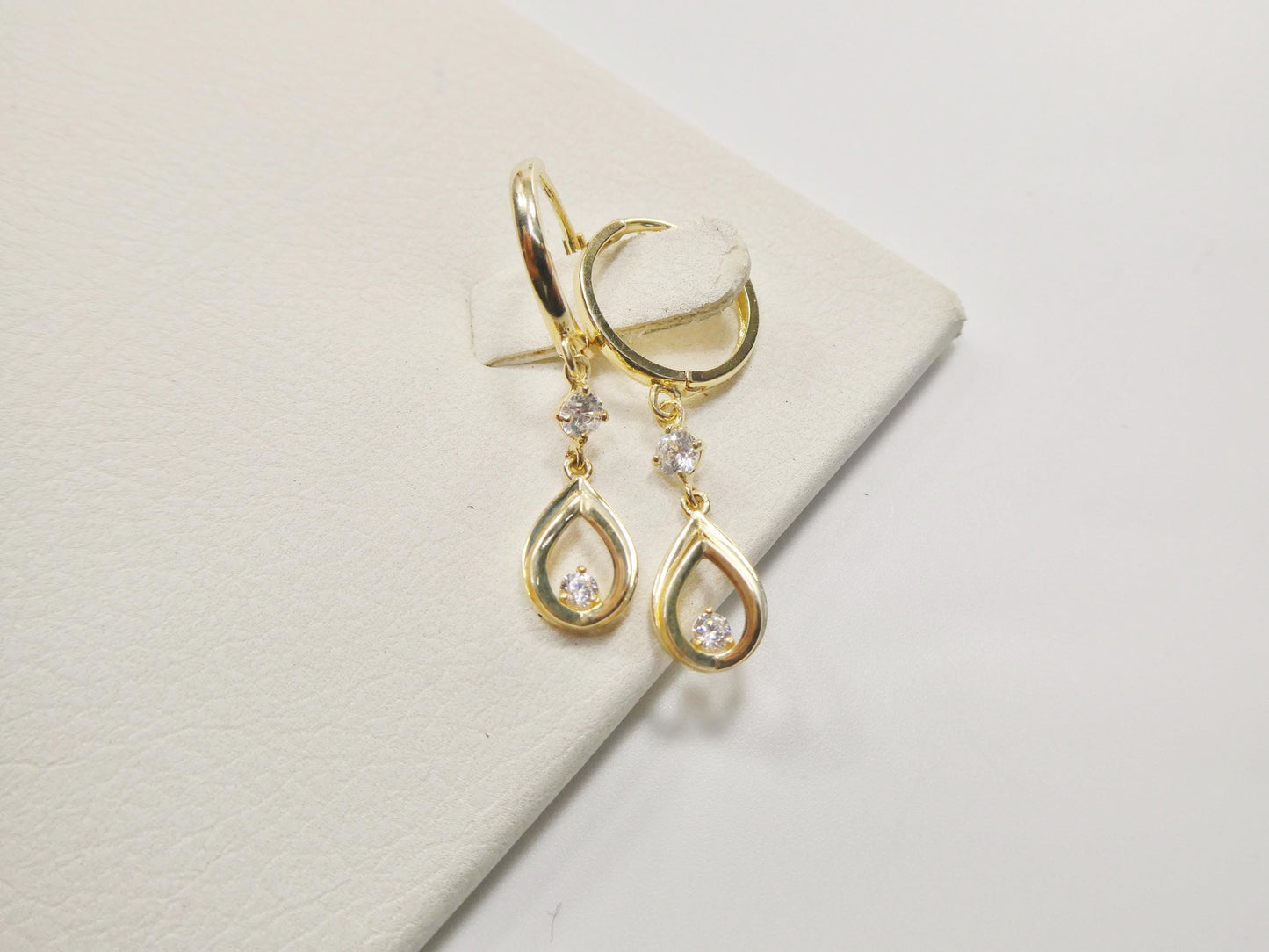 real 10k solid yellow gold teardrop hoop huggie earring