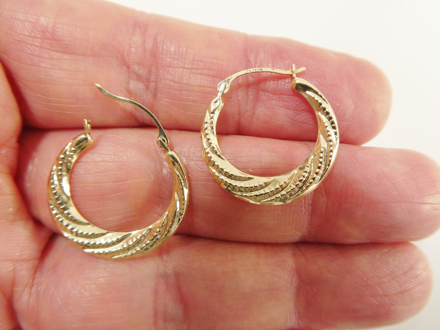 10k real solid yellow gold classic design hoop earrings