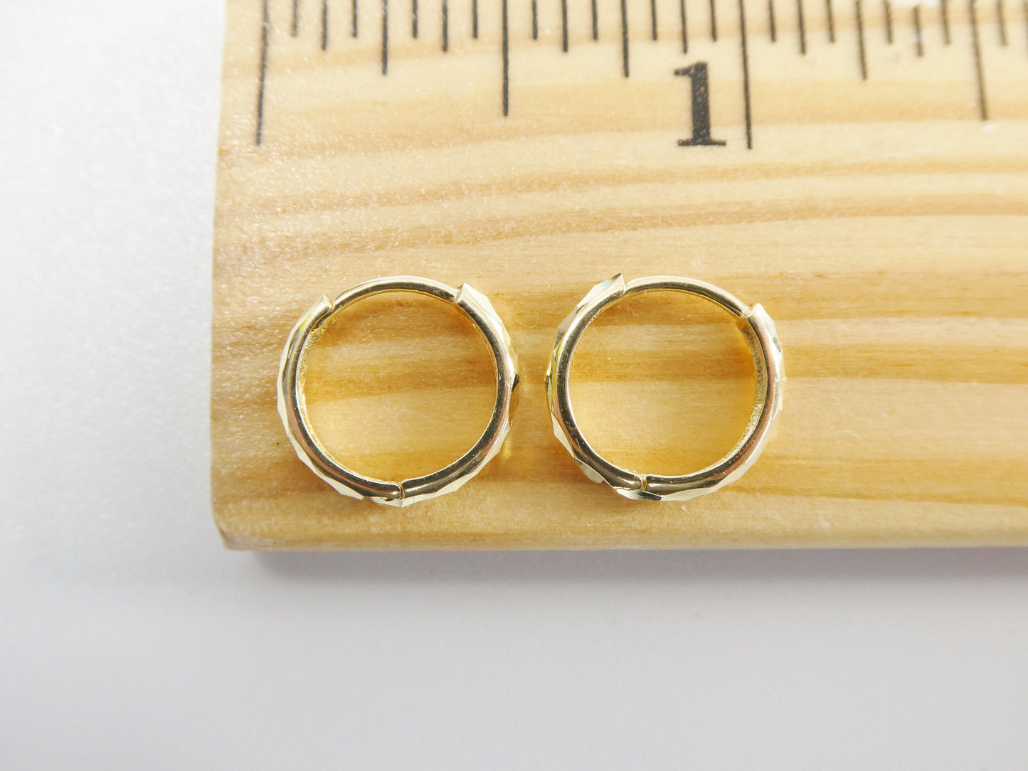 real 10k solid yellow gold 11.8mm laser cut hoop huggie earring