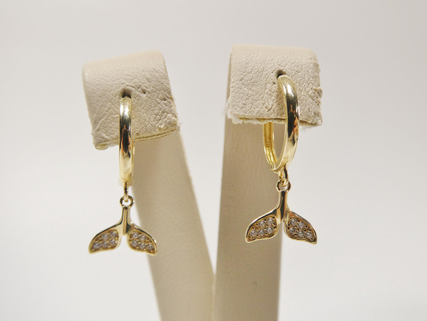 real 10k solid yellow gold whale tail hoop huggie earrings