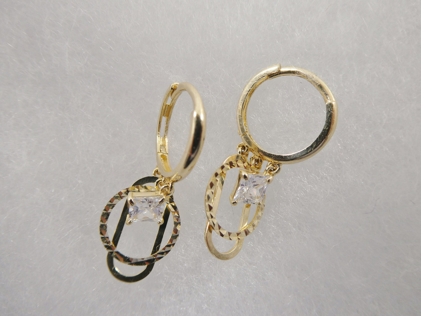 10K real solid yellow gold paper clip style huggie fancy ladies earrings