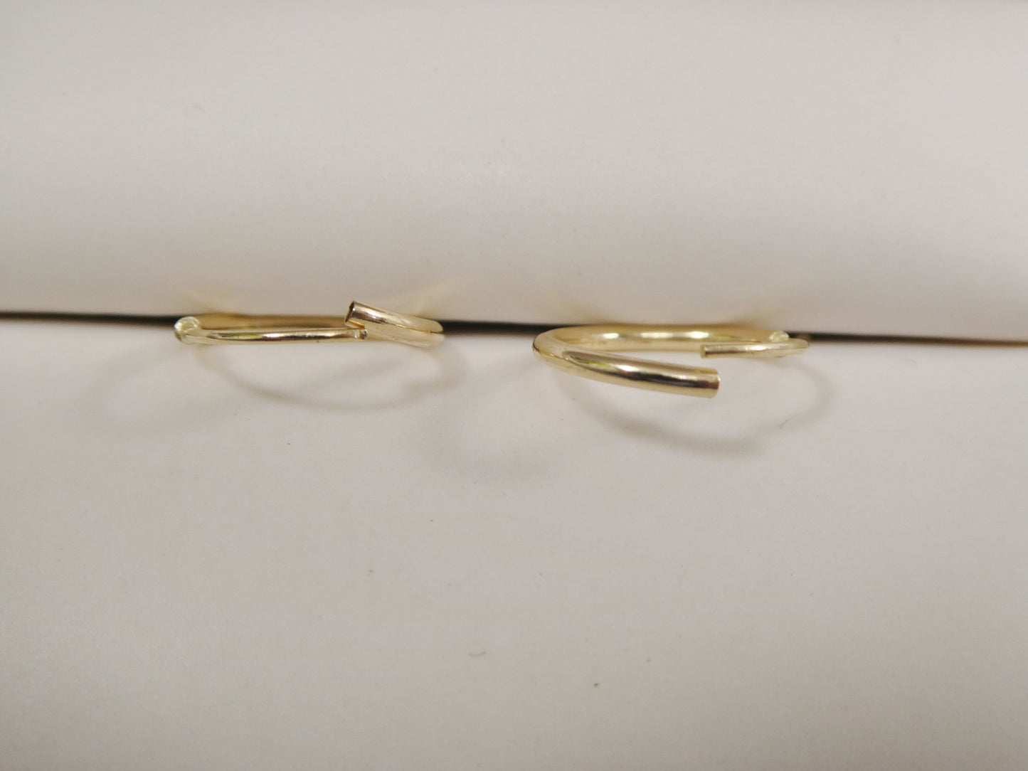 real 14k solid yellow gold 10.6mm endless small hoop lightweight hoop earring