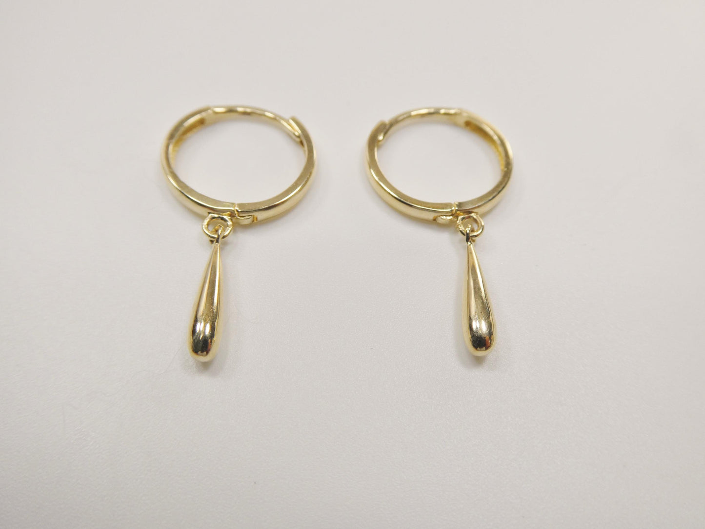 real 10k solid yellow gold designer teardrop hoop huggie earring