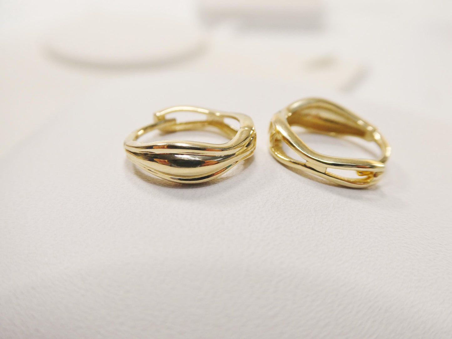 real 10k solid yellow gold designer hoop huggie earring