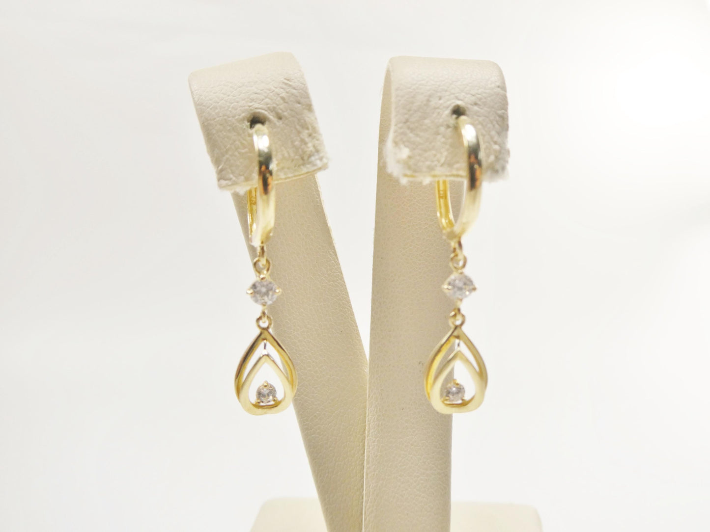 real 10k solid yellow gold teardrop hoop huggie earring