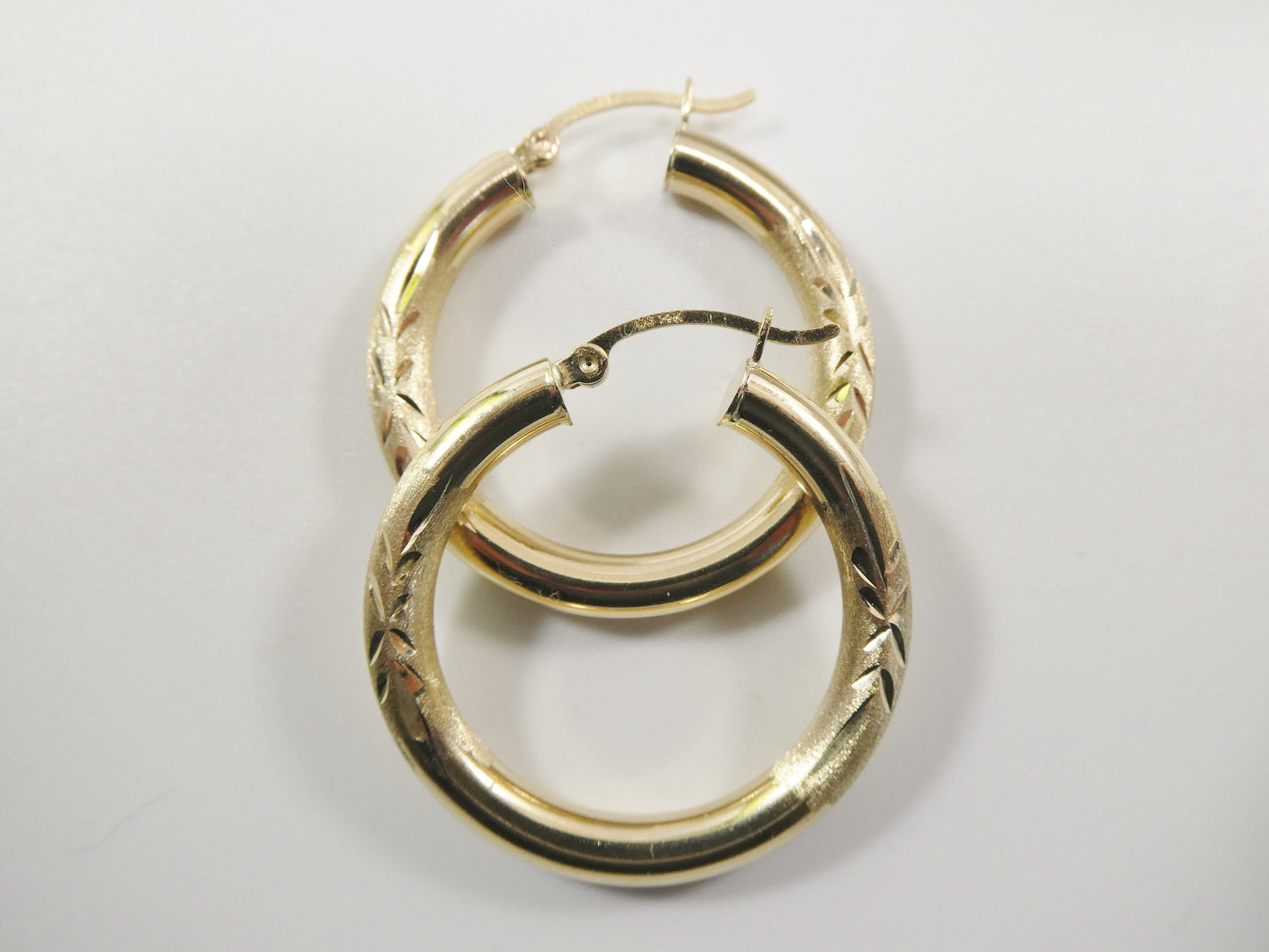 14K real solid yellow gold 4mm round hoop earring snap closure diamond cut finish