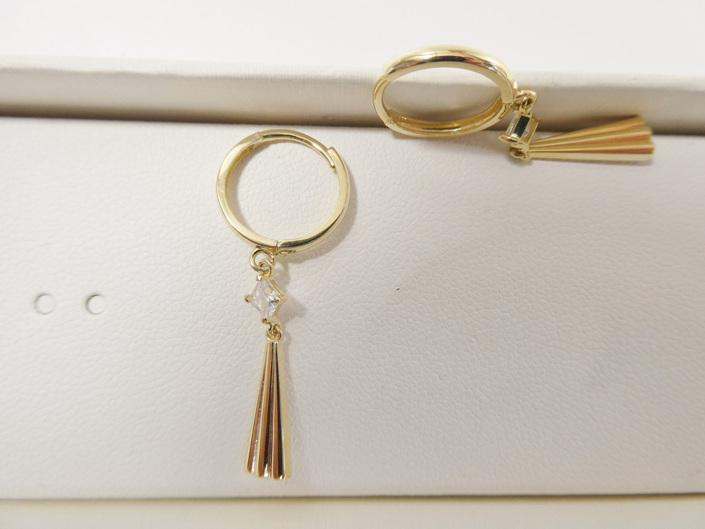real 10k solid yellow gold teardrop hoop huggie earrings