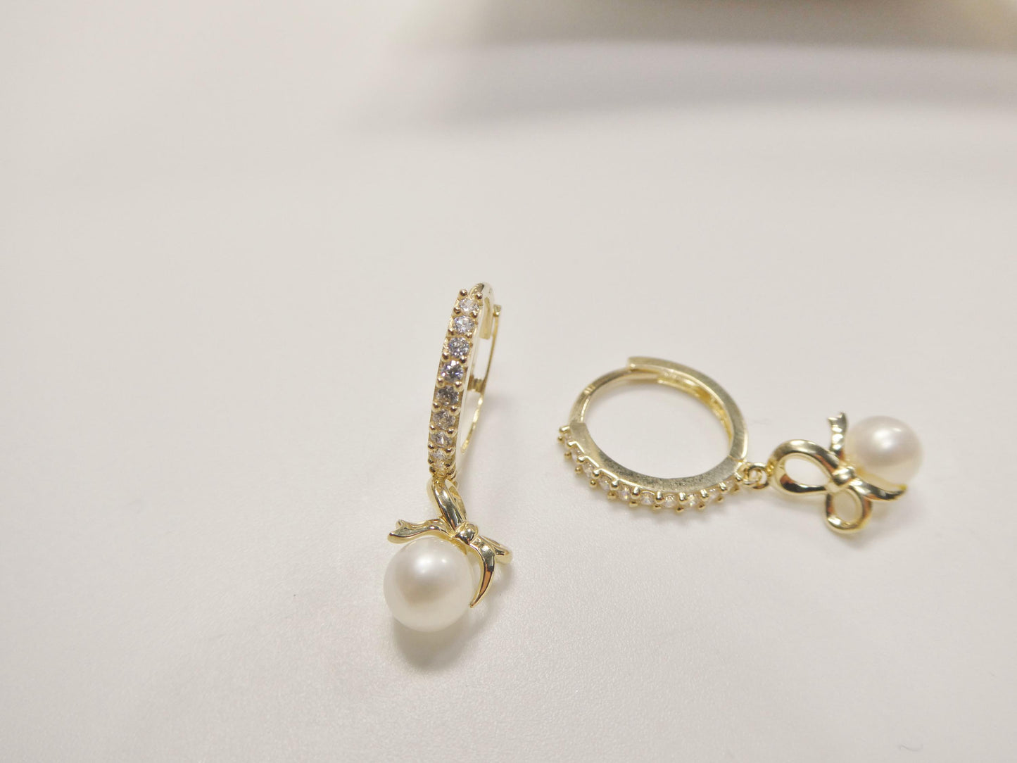 real 10k solid yellow gold designer pearl drop hoop huggie earrings