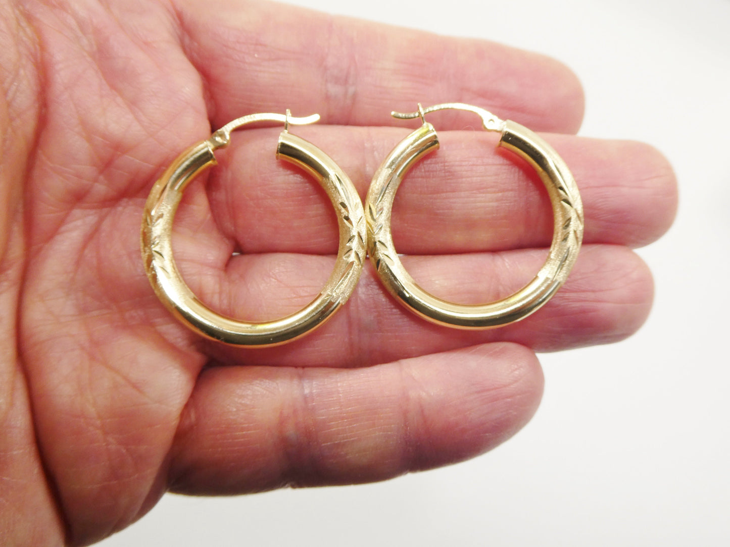 14K real solid yellow gold 4mm round hoop earring snap closure diamond cut finish
