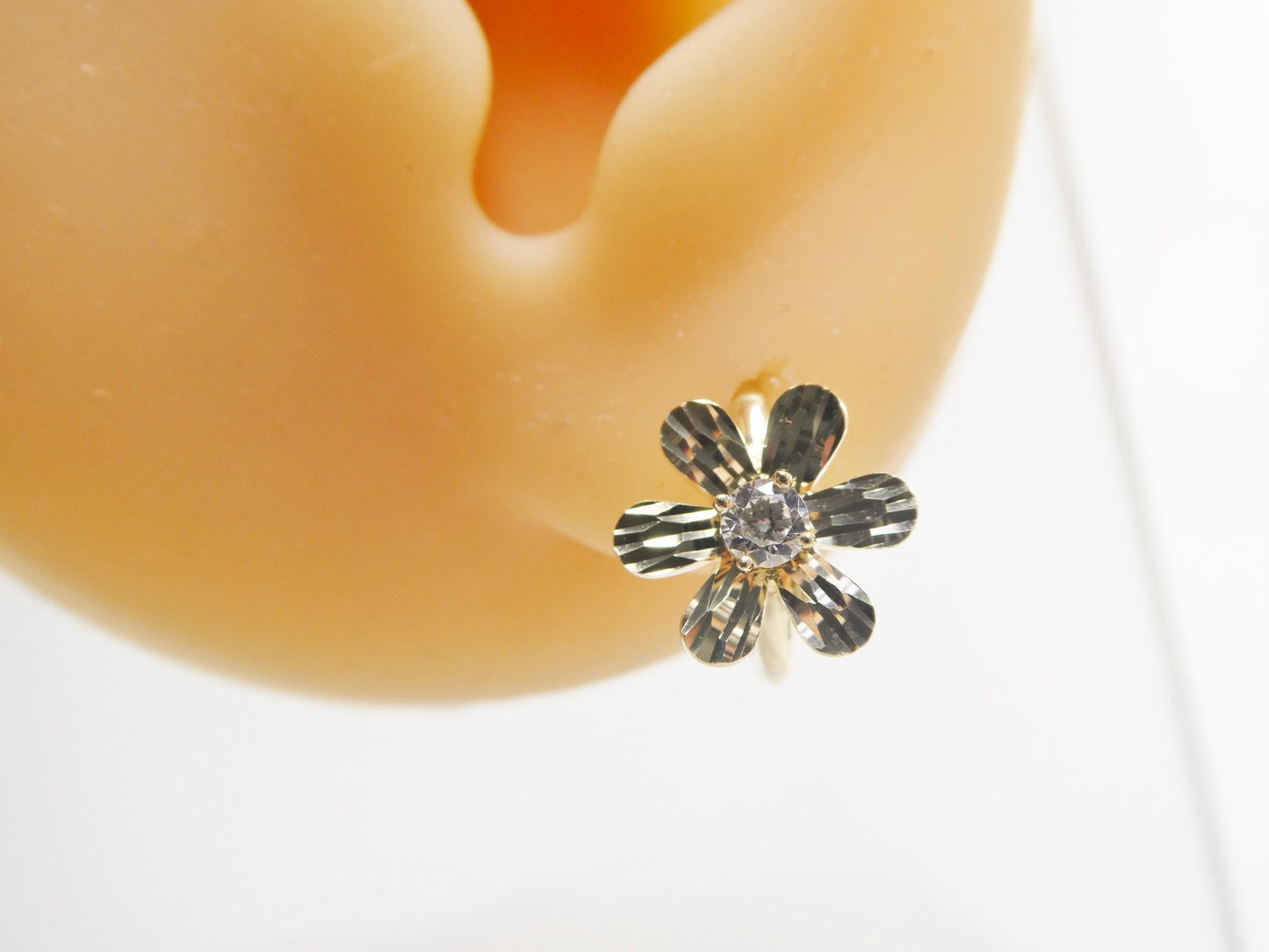 real 10k solid yellow gold designer floral hoop huggie earrings