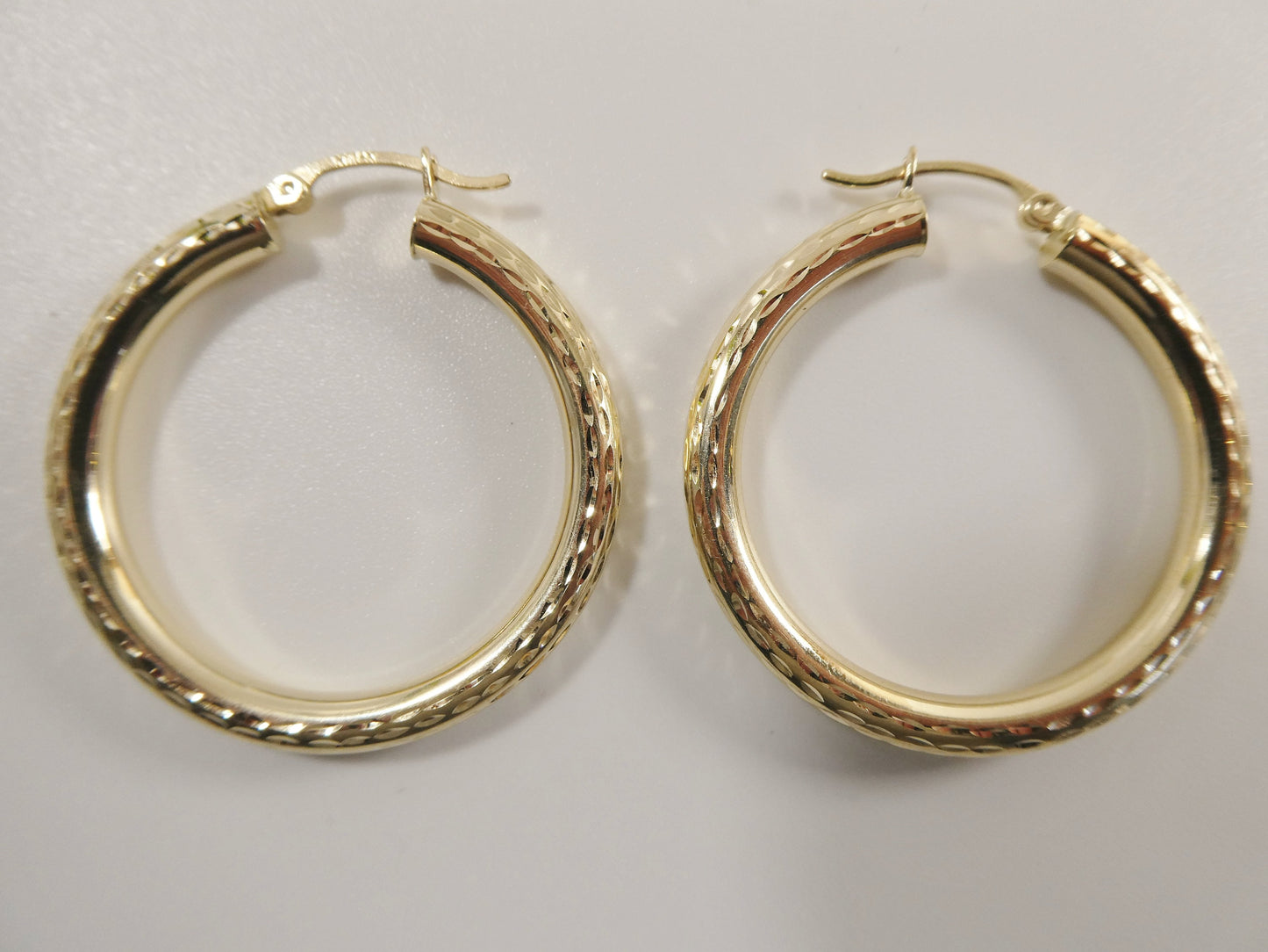 14K real solid yellow gold 30mm round hoop earring snap closure full diamond cut finish