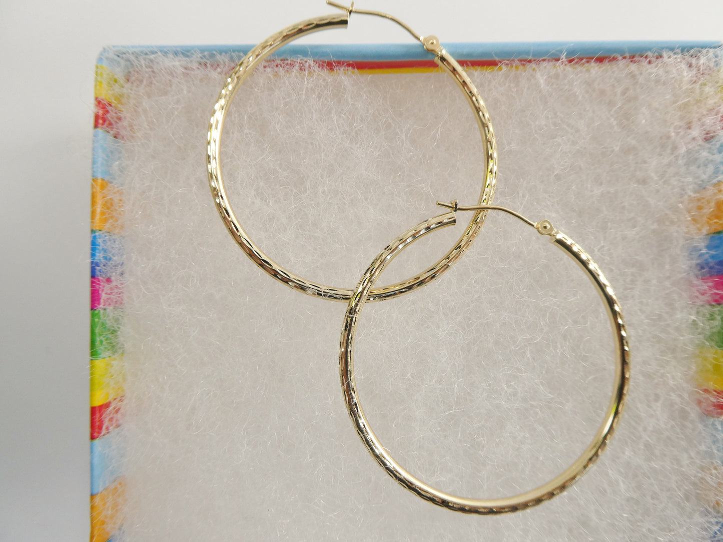 14K real solid yellow gold 2mm / 40mm diamond cut hoop earring snap closure