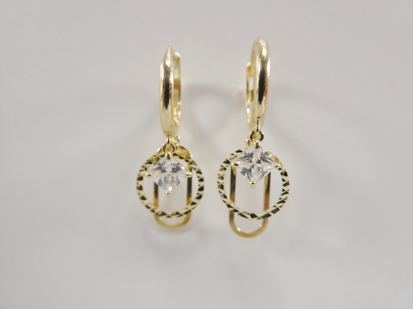 10K real solid yellow gold paper clip style huggie fancy ladies earrings