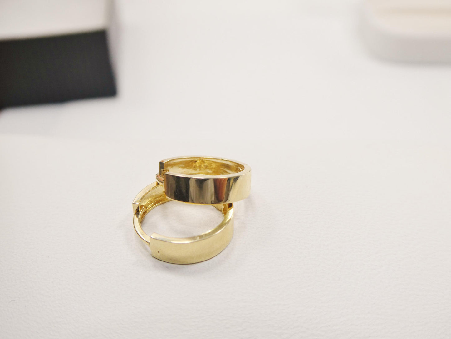 real 10k solid yellow gold high polish plain hoop huggie earring