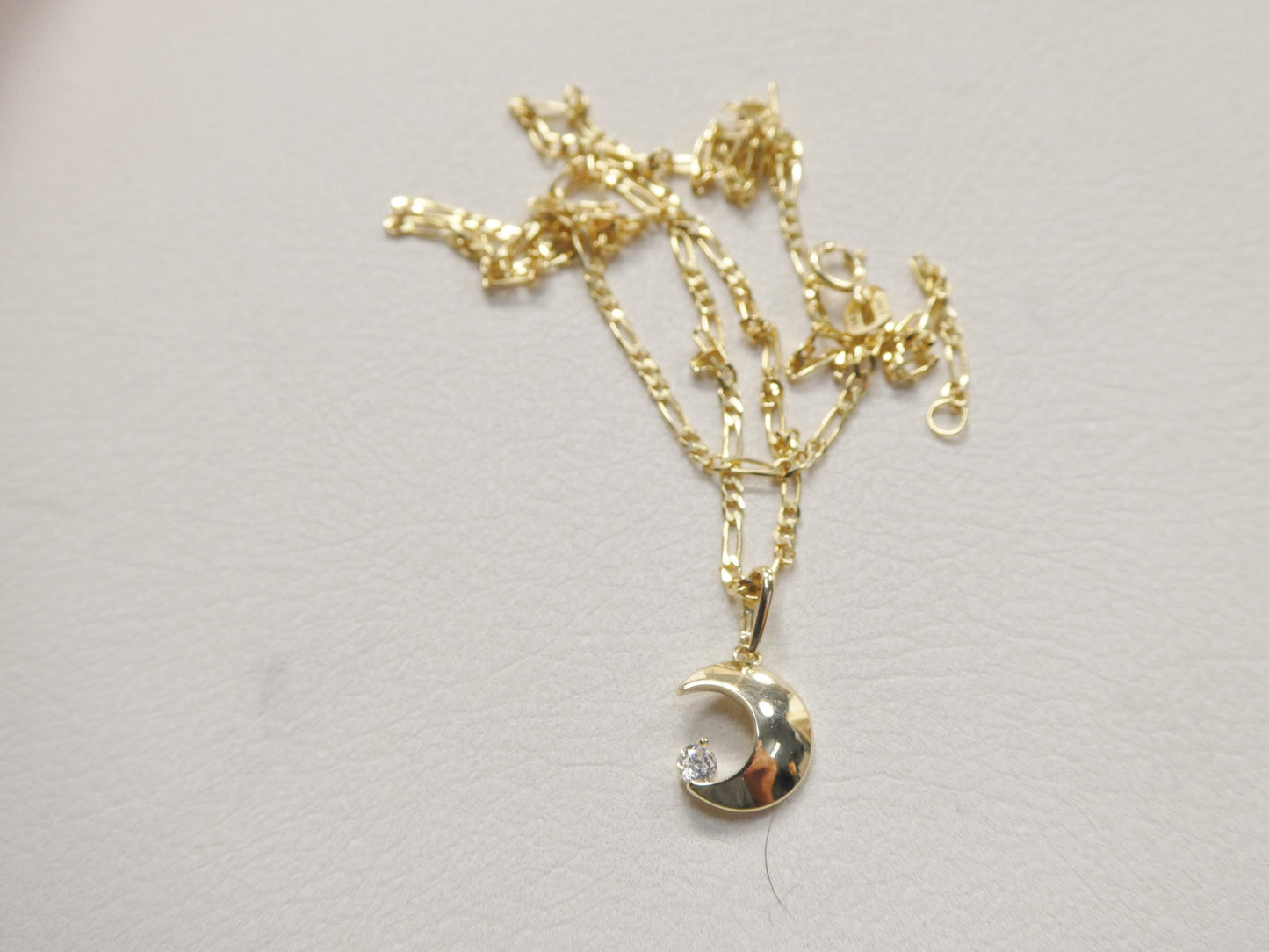 10k Yellow Gold Figaro Chain Necklace with Moon Pendant: 18 inch