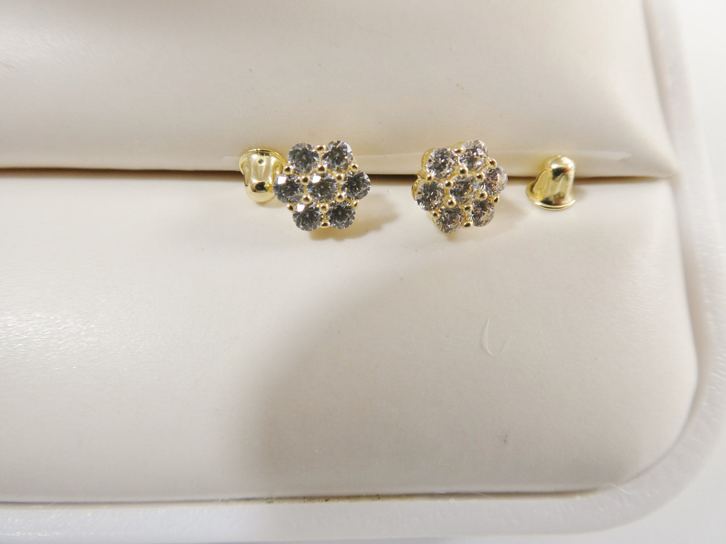 real 10k solid yellow gold screw post flower stud earrings