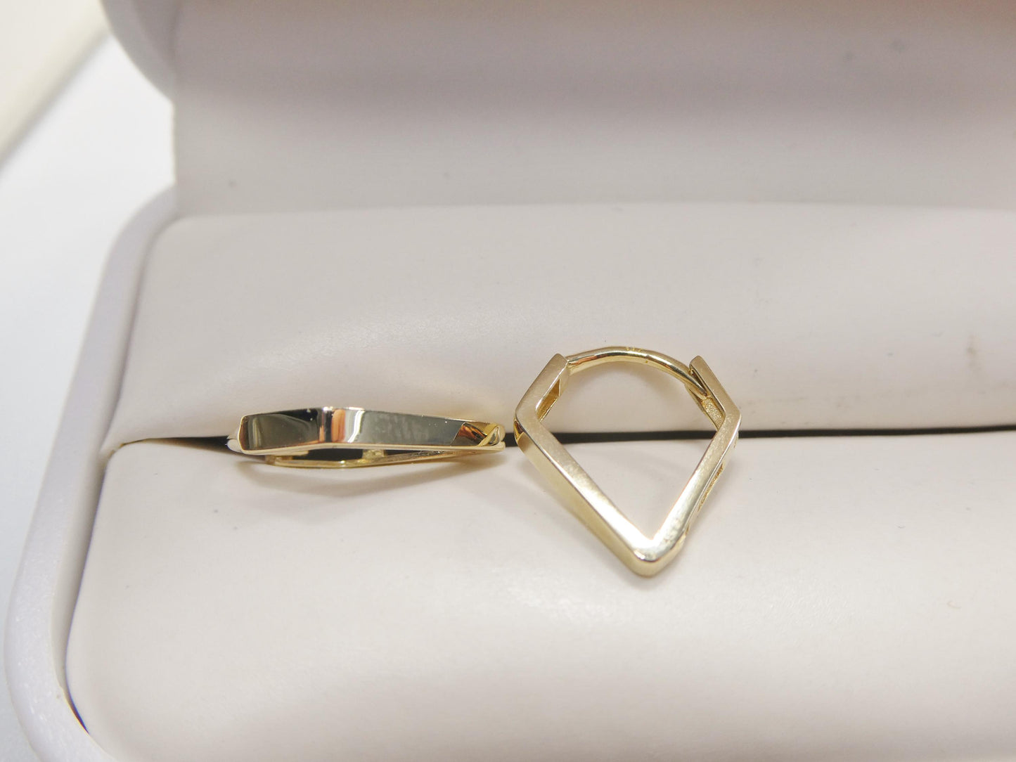 real 10k solid yellow gold designer plain triangle polish hoop huggie earrings