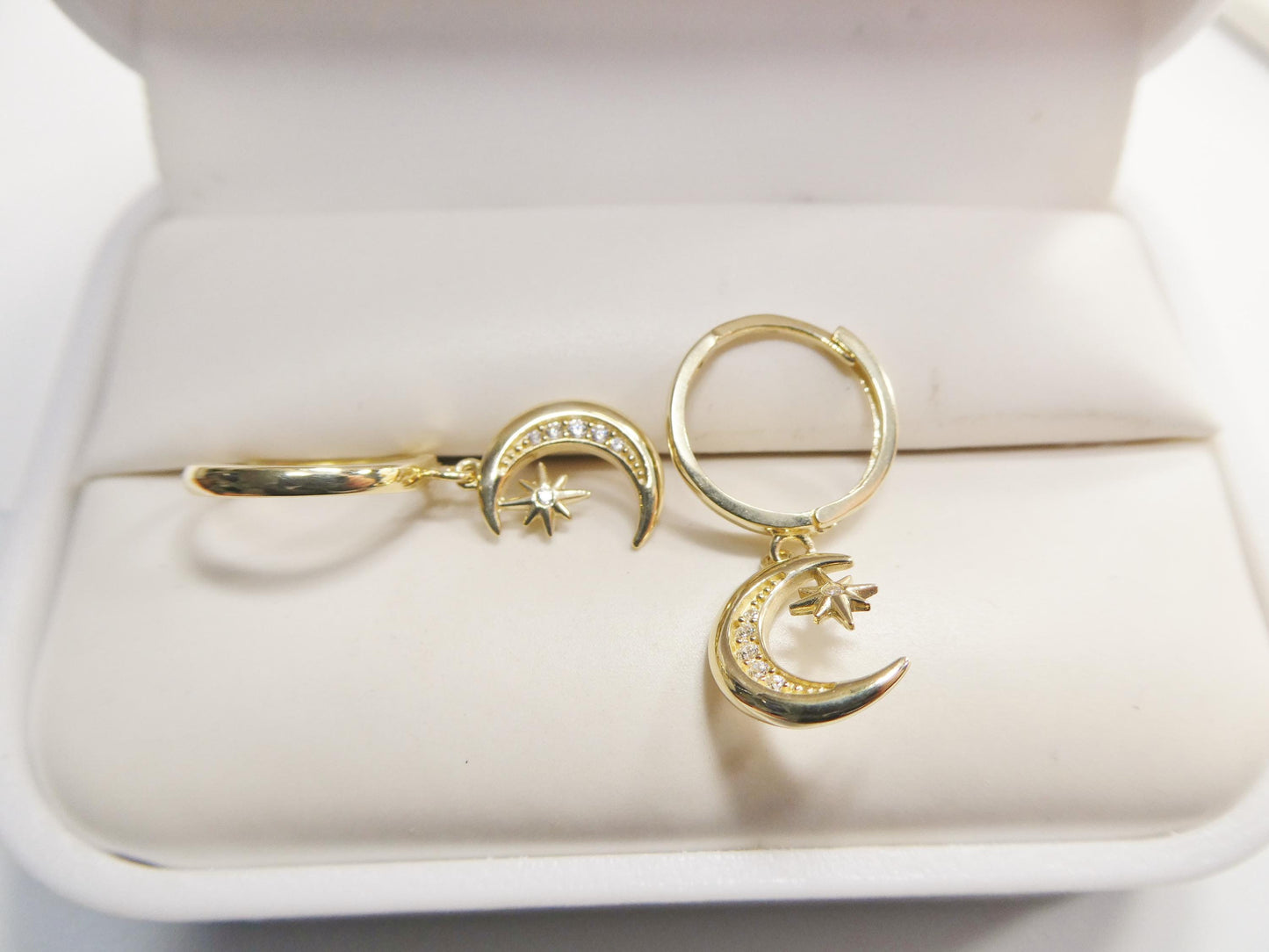 real 10k solid yellow gold designer moon and star hoop huggie earrings