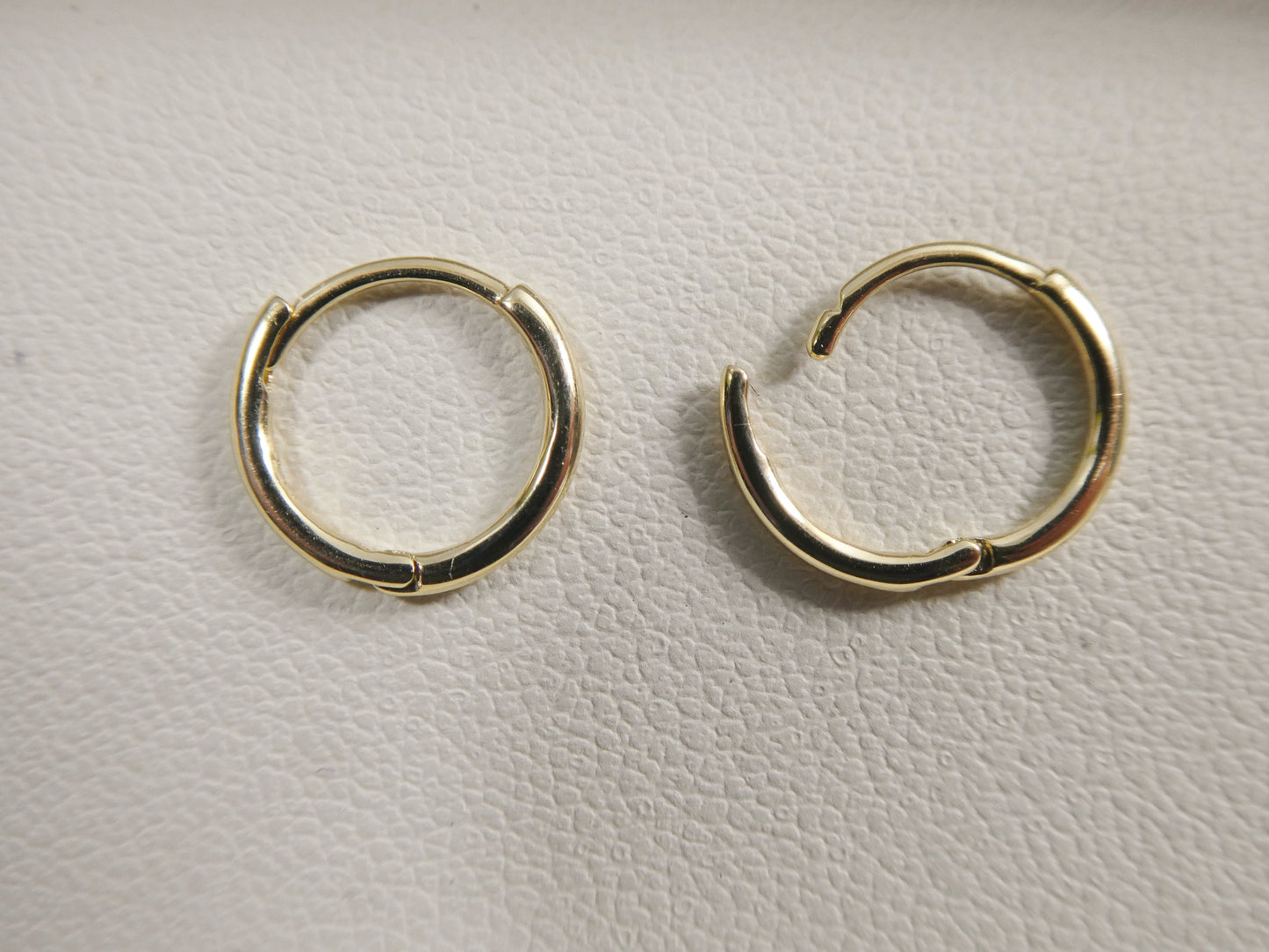 real 10k solid yellow gold 10mm 1MM THICKNESS plain hoop huggie earring