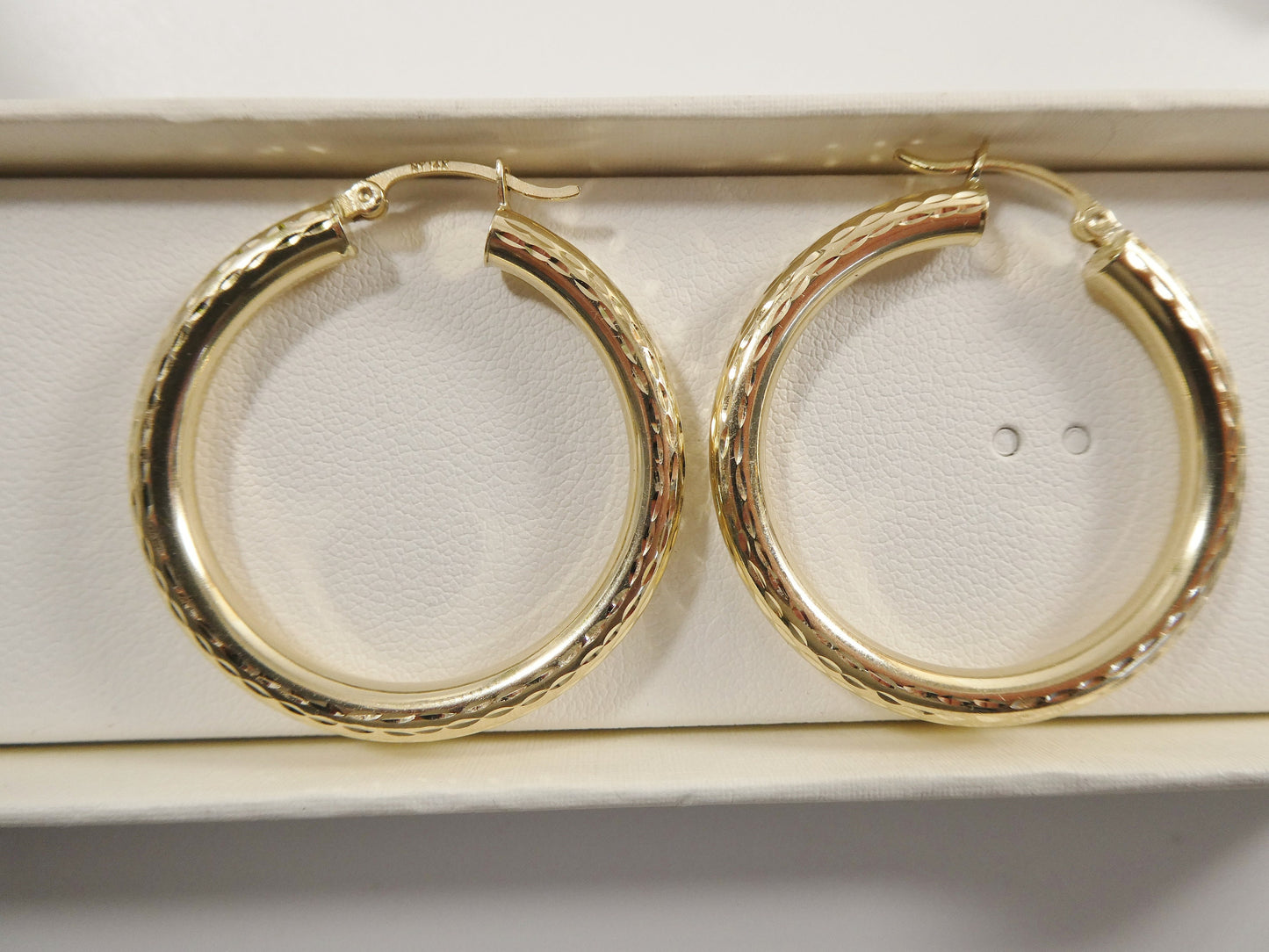 14K real solid yellow gold 35mm round hoop earring snap closure full diamond cut finish