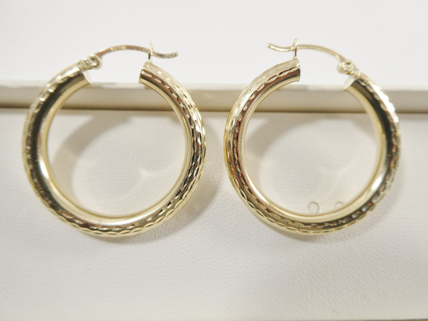 14K real solid yellow gold 30mm round hoop earring snap closure full diamond cut finish
