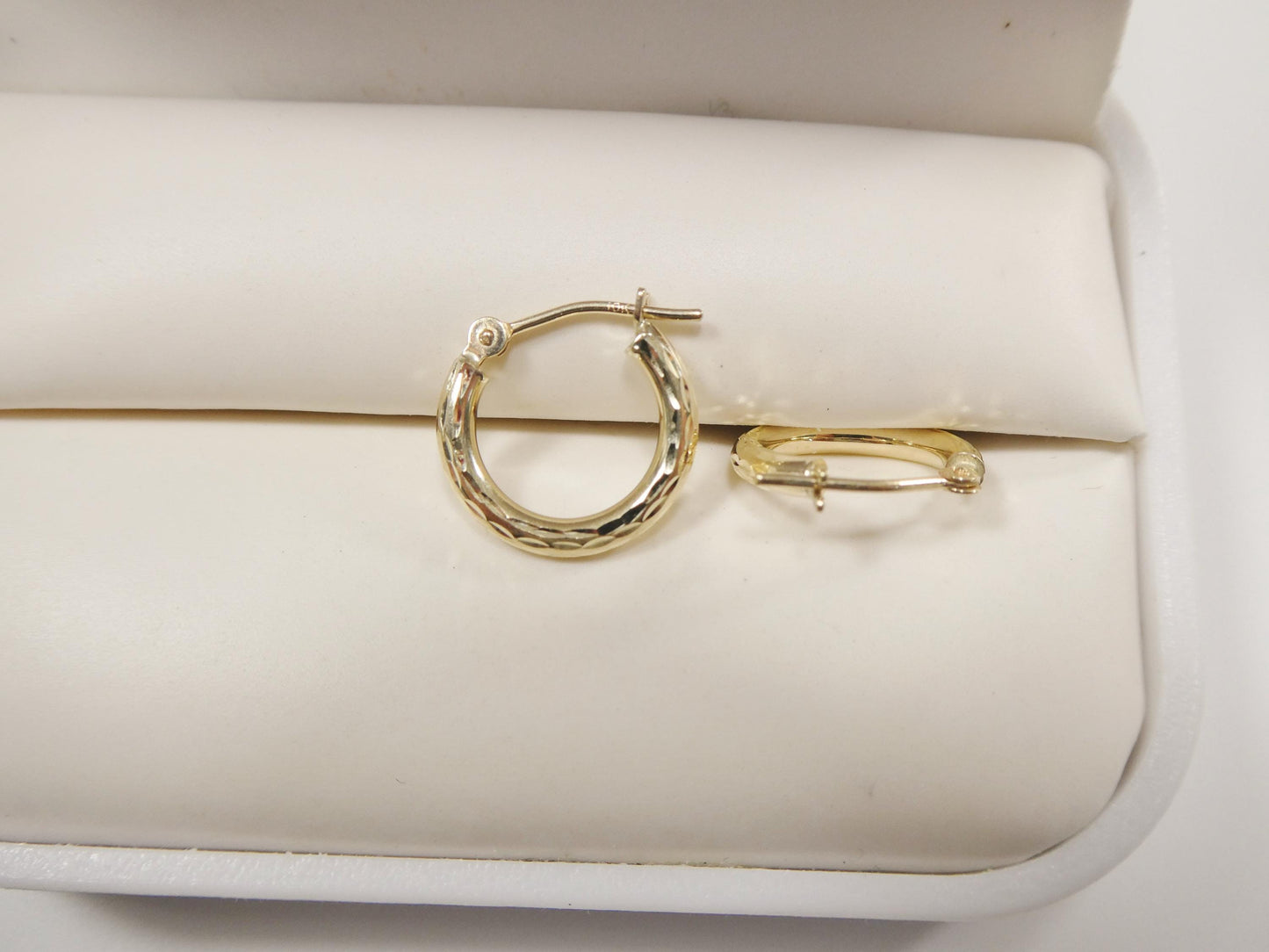 10k real solid yellow gold 2mm tube diamond cut hoop earrings