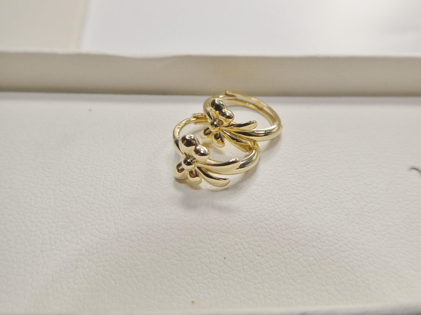 real 10k solid yellow gold designer bow flower hoop huggie earrings