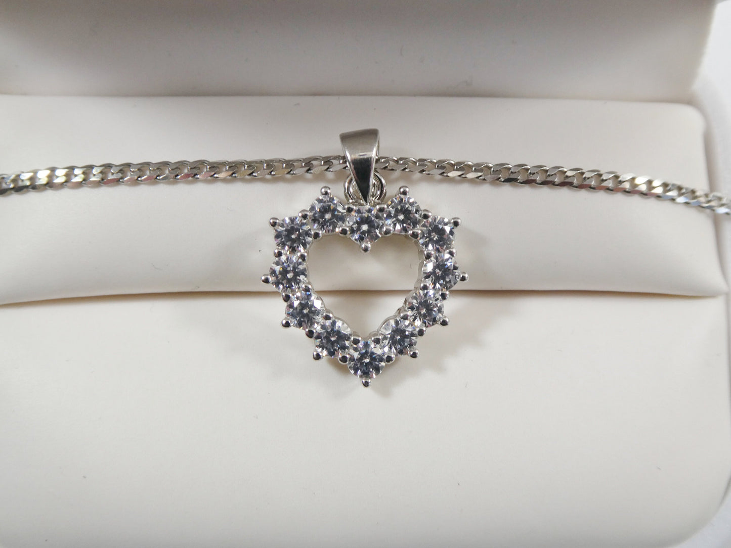18 inch chain and heart pendent charm 925 sterling silver