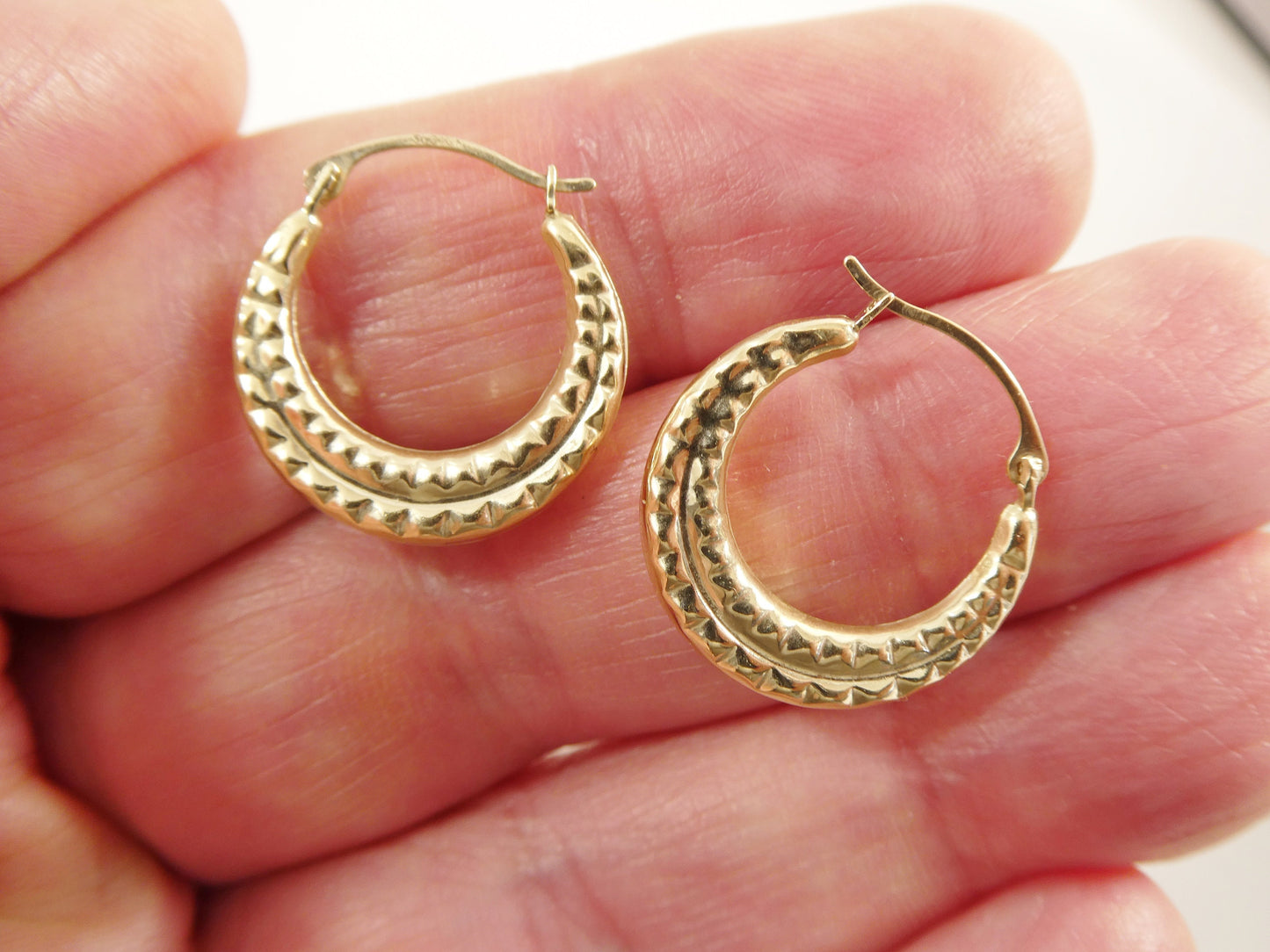 10k real solid yellow gold 18MM classic design hoop earrings