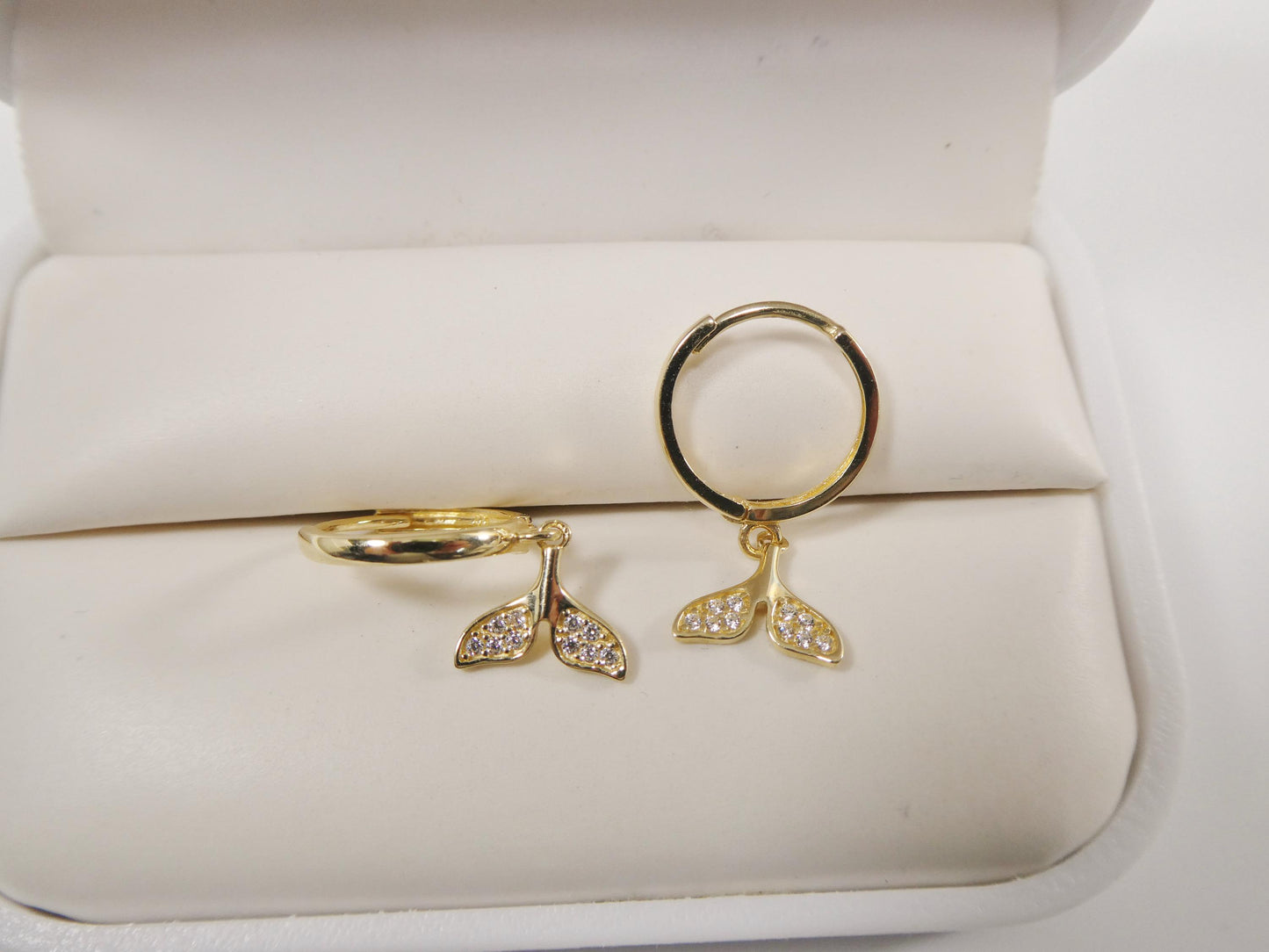 real 10k solid yellow gold whale tail hoop huggie earrings