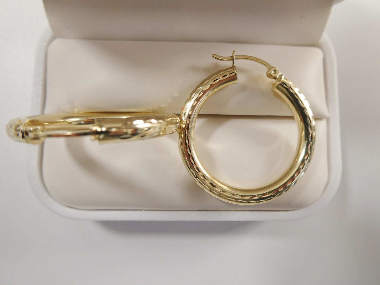 14K real solid yellow gold 30mm round hoop earring snap closure full diamond cut finish