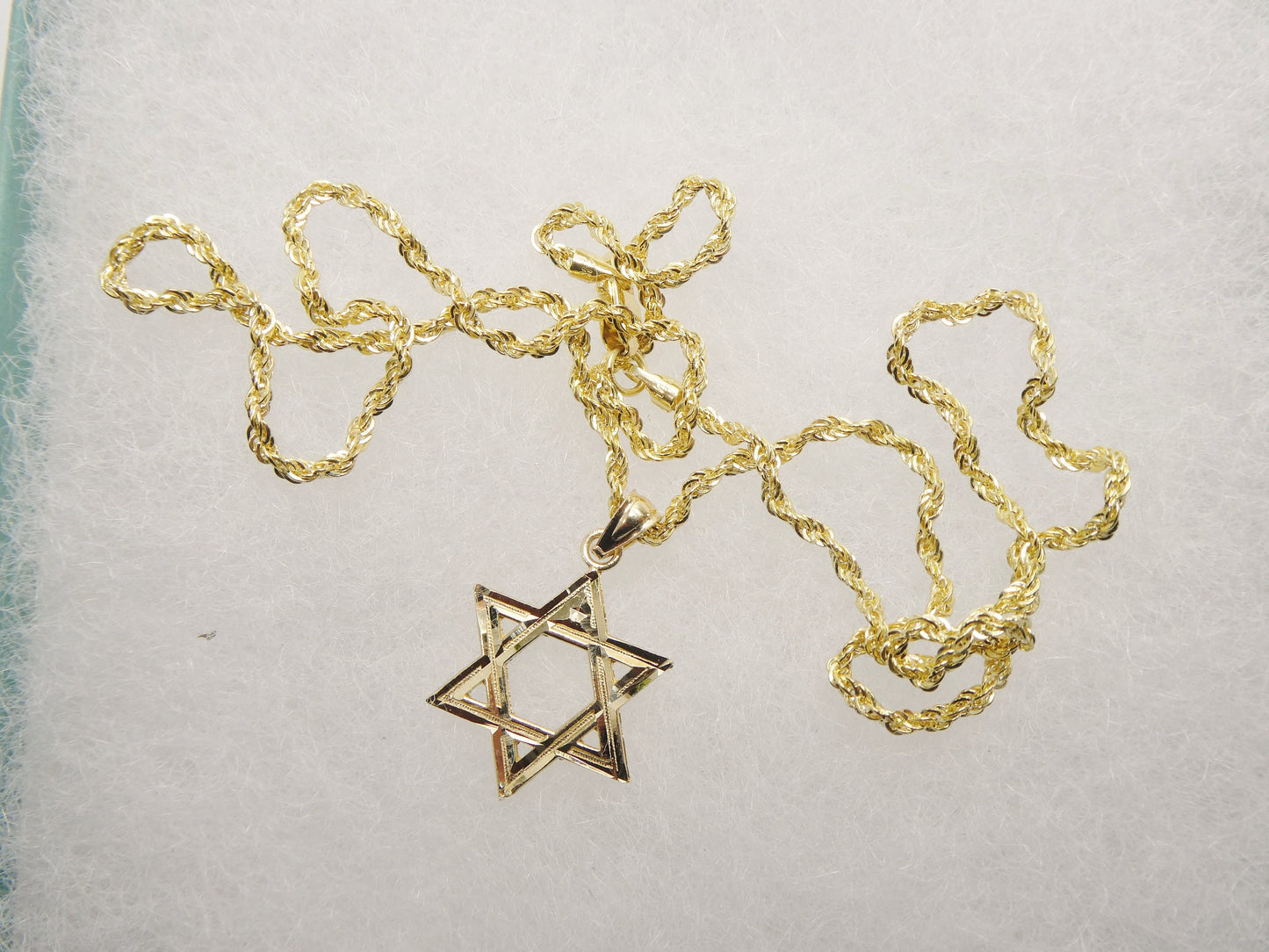 14k real solid yellow gold star David pendent and robe necklace