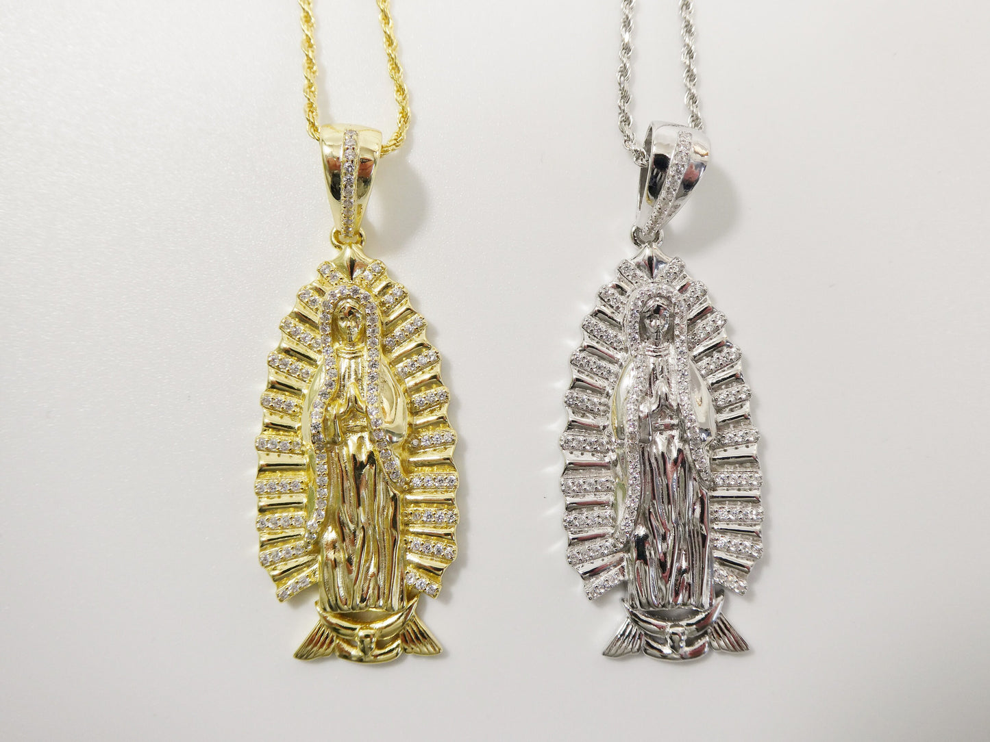 real 925 sterling silver 14k yellow / silver color 18 inch robe chain and Guadalupe virgin pendent