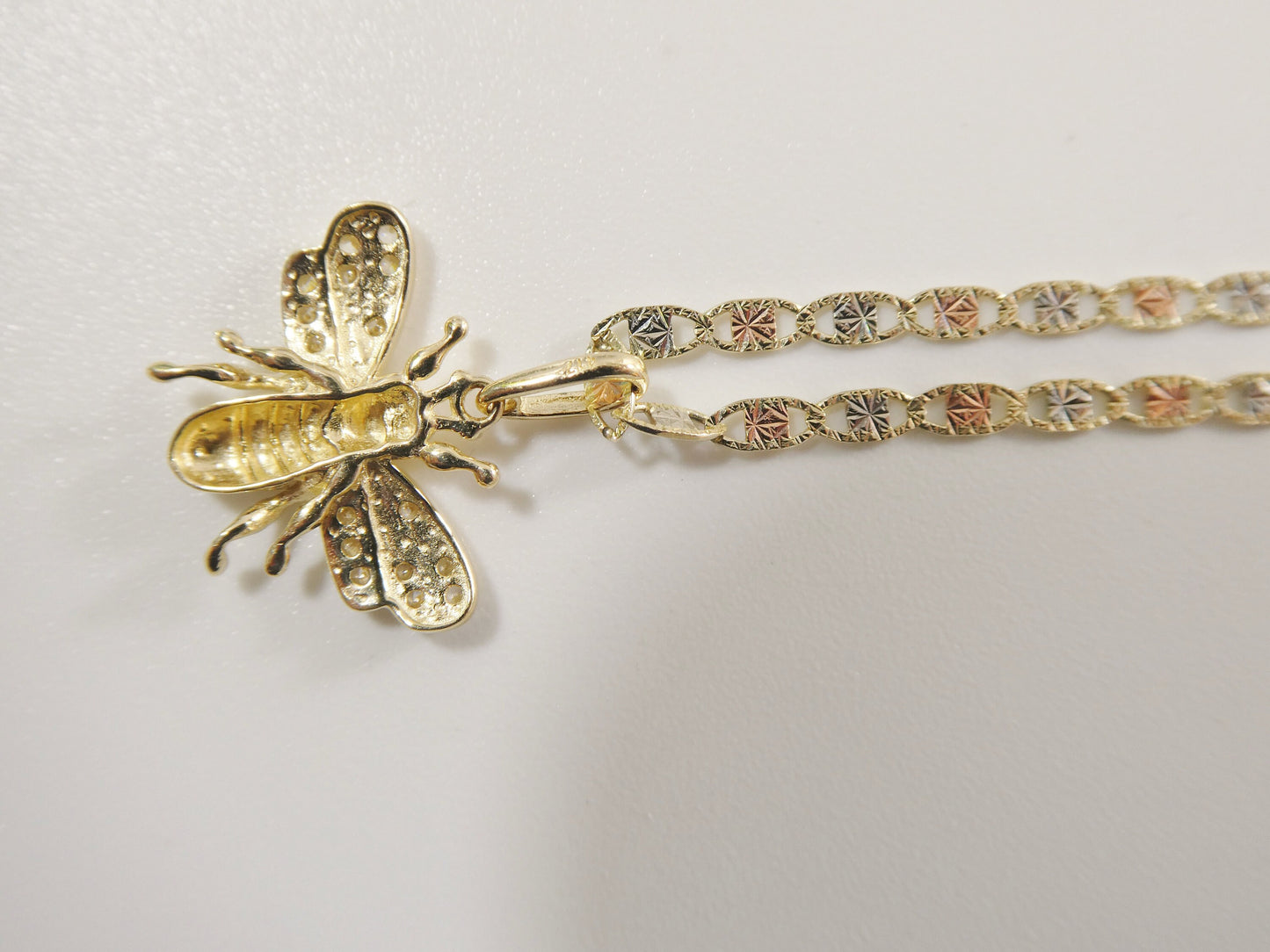10k real solid yellow gold small honey bee pendent and 16 inch Valentino necklace