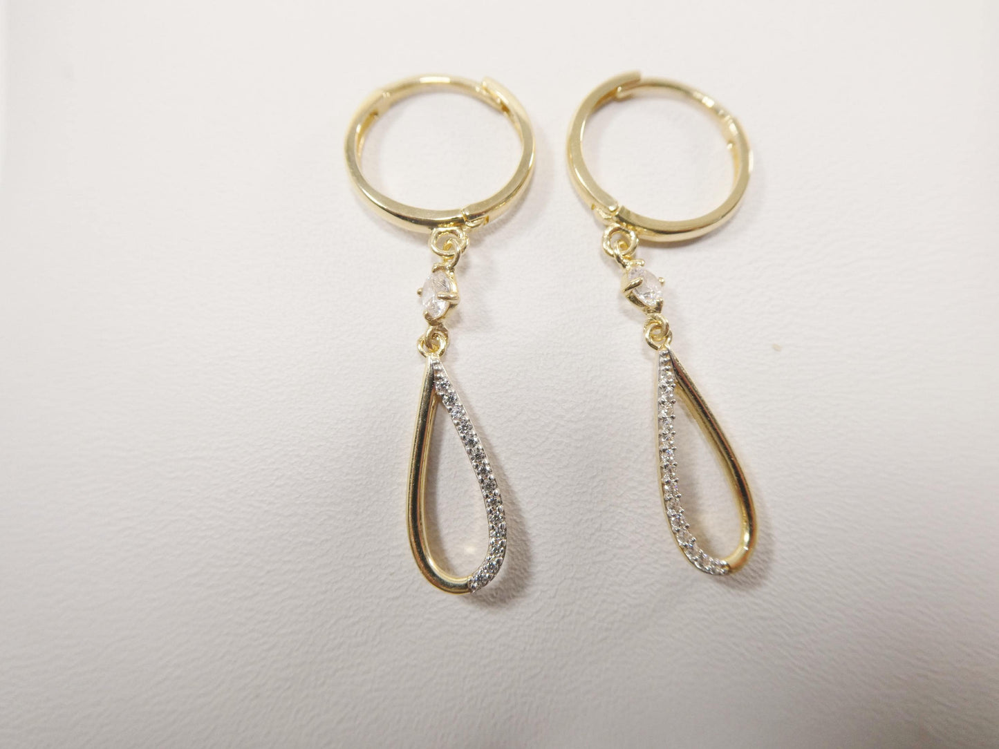 real 10k solid yellow gold teardrop hoop huggie earrings