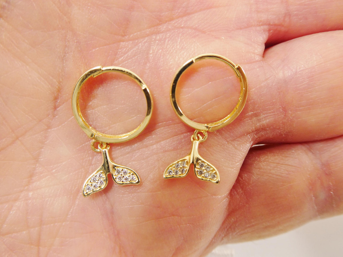 real 10k solid yellow gold whale tail hoop huggie earrings