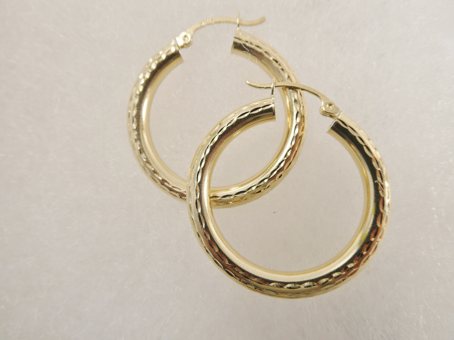 14K real solid yellow gold 30mm round hoop earring snap closure full diamond cut finish