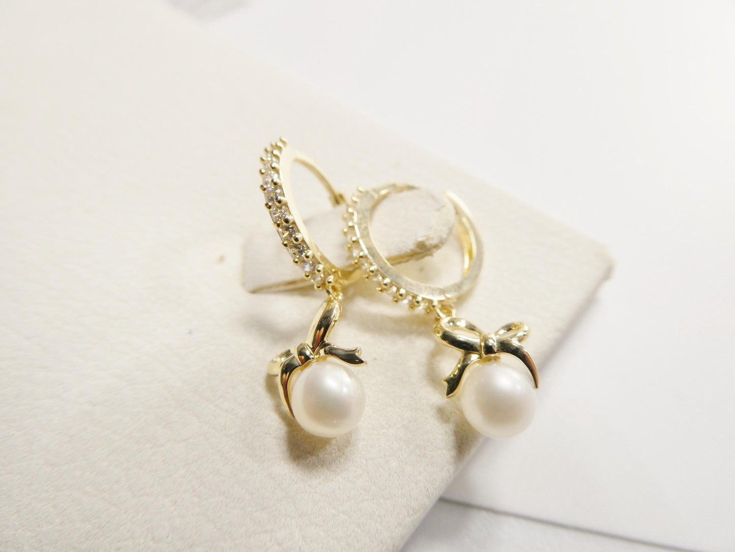 real 10k solid yellow gold designer pearl drop hoop huggie earrings