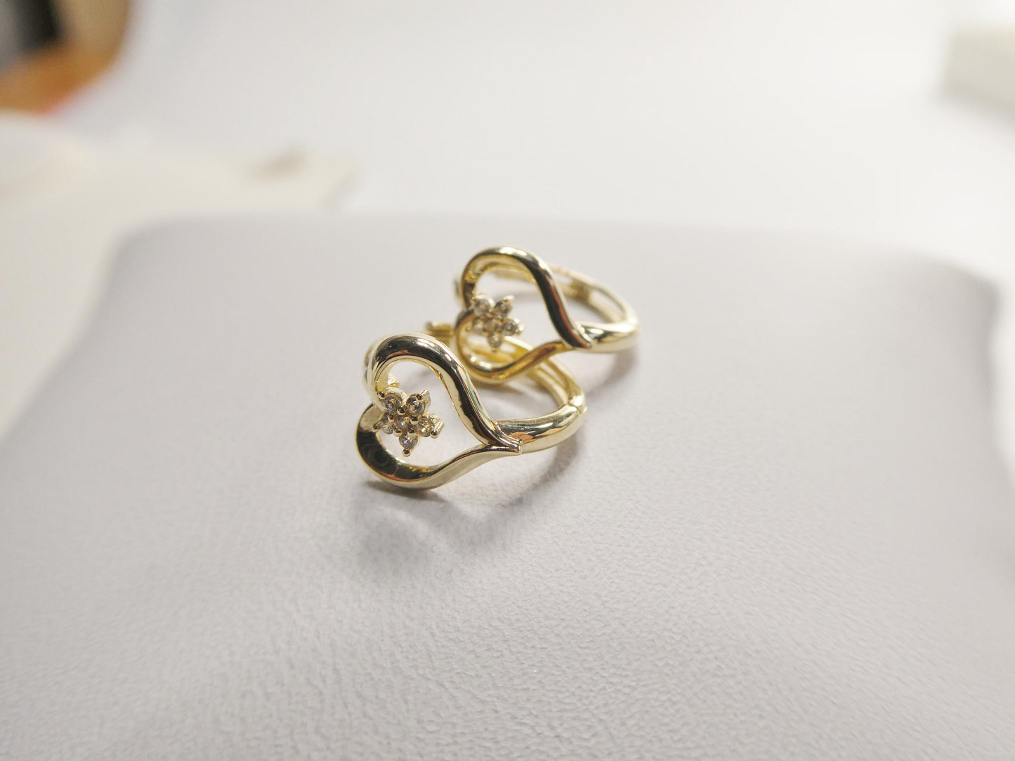 real 10k solid yellow gold designer heart flower hoop huggie earrings